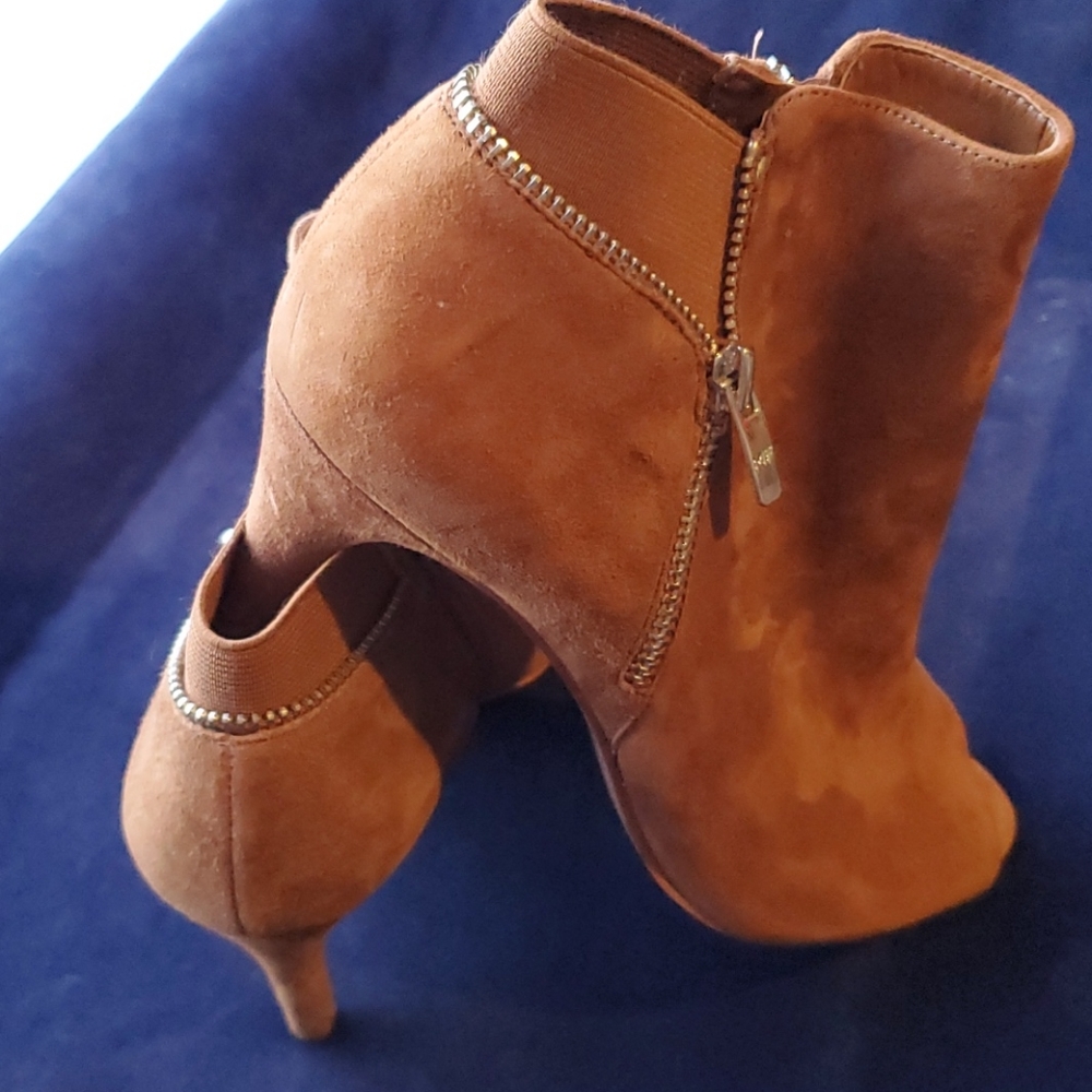 Marc Fisher tan leather peep toe booties